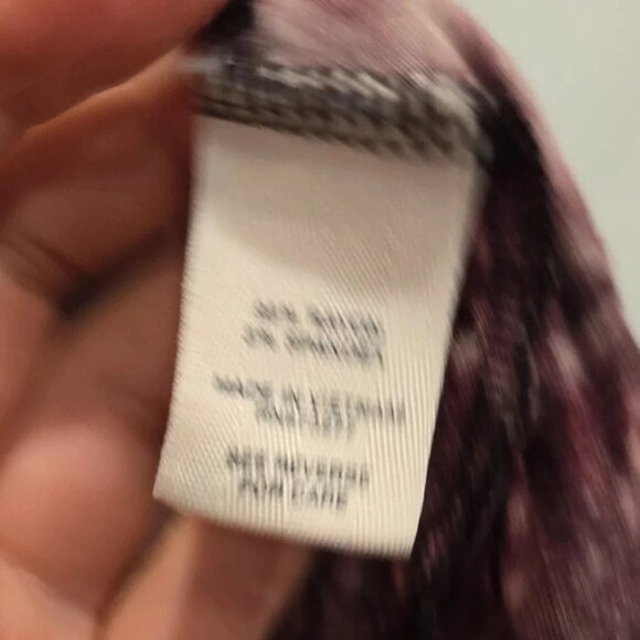 Mudd maroon floral top with short flutter sleeves - Picture 5 of 6